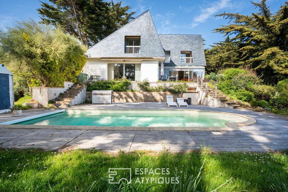 Maison d'architecte vue mer avec piscine et jardin de pins à vendre au Pouliguen