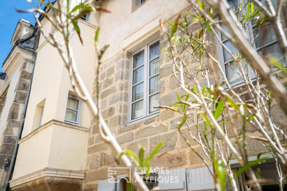 Demeure du XVIème siècle / Façade à tourelle et rénovation contemporaine au coeur du Croisic