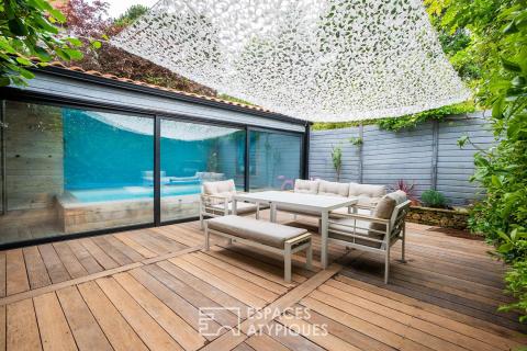 Loft contemporain avec piscine intérieure et terrasses