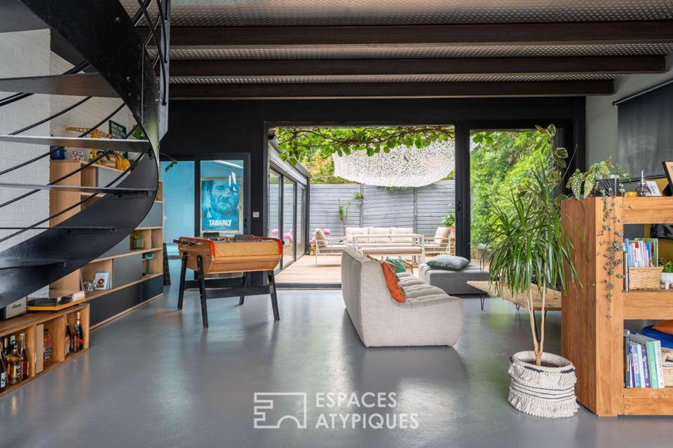 Loft contemporain avec piscine intérieure et terrasses