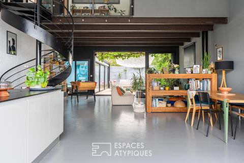 Loft contemporain avec piscine intérieure et terrasses