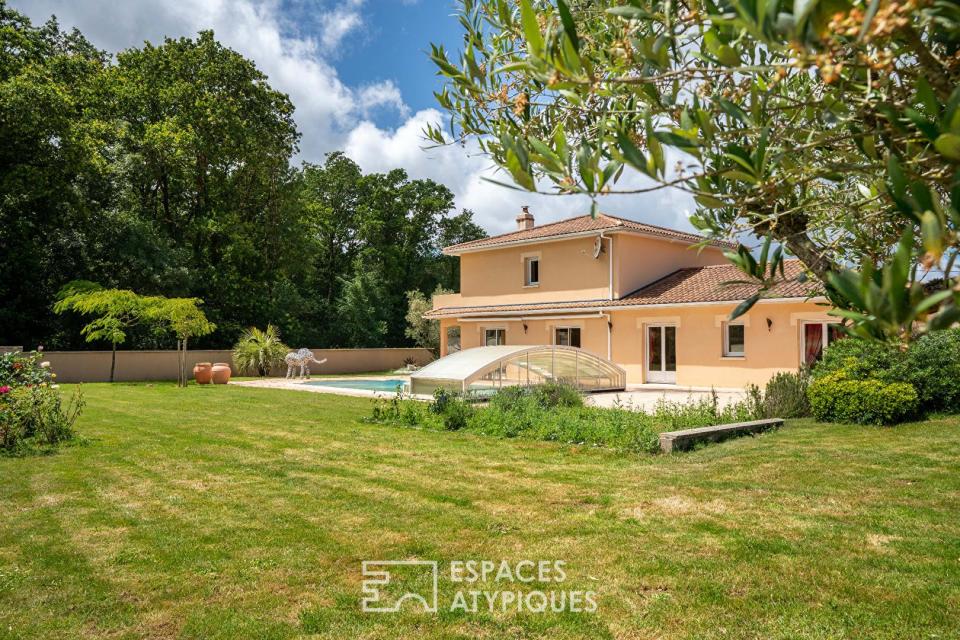 Maison familiale avec piscine au calme proche bourg