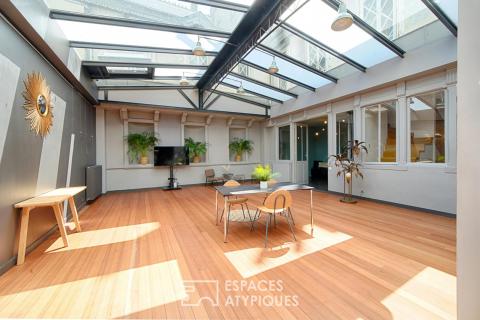 Élégance et lumière : un loft d&rsquo;exception sous verrières au coeur du Triangle d&rsquo;Or