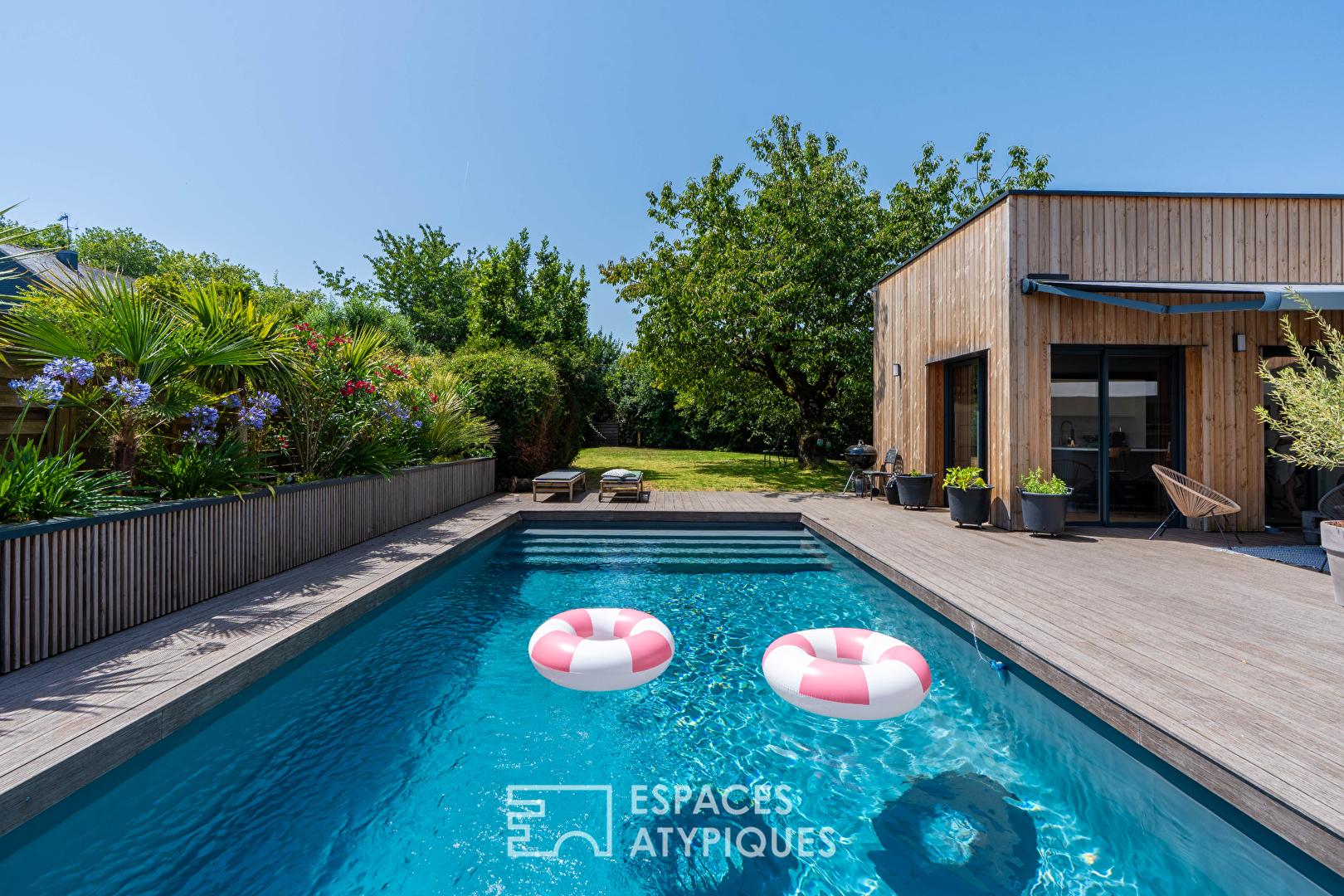 Maison néo-bretonne entièrement rénovée, extension d'architecte et piscine chauffée ? Carquefou, à deux pas du centre-ville