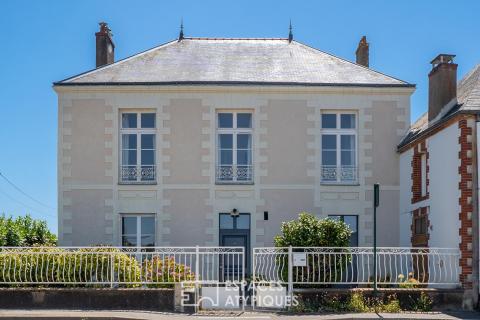 Maison de maitre au bourg avec jardin