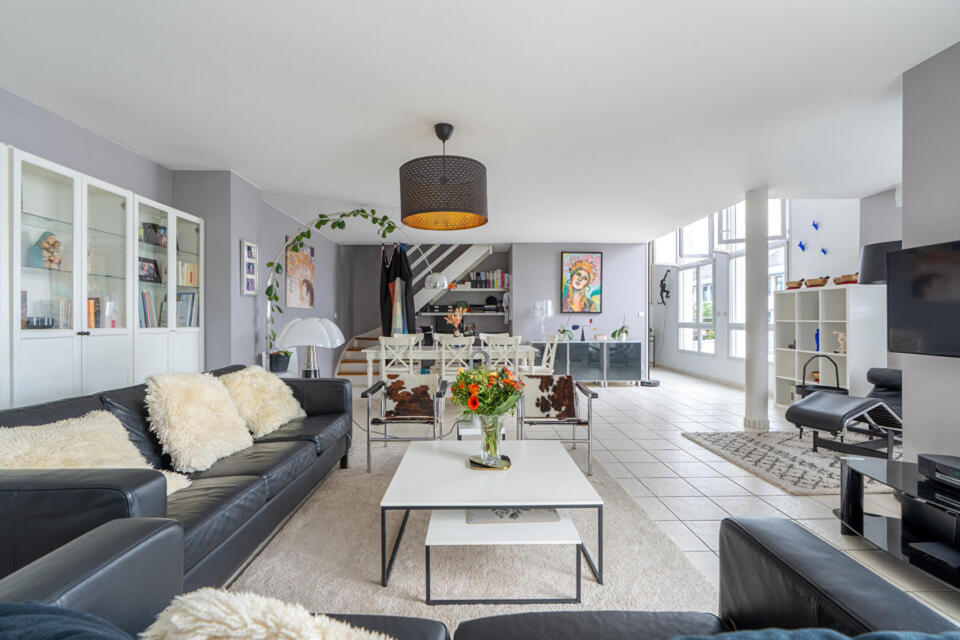 Magnifique appartement T6 en duplex  Volumes, confort et garages