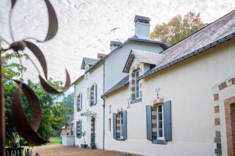 Maison de maître de 1848, dépendances et piscine couverte sur 6,75 hectares