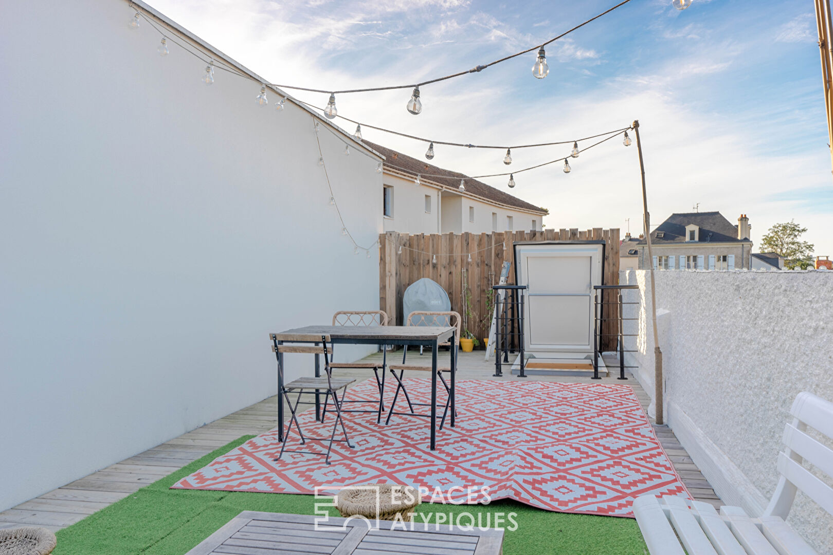 Bel appartement en duplex aux volumes généreux dans le bourg de Indre