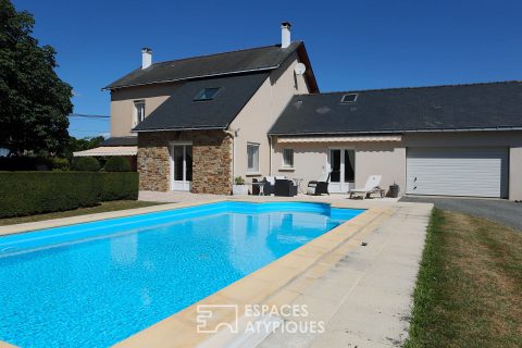 Ancienne longère revisitée et sa piscine