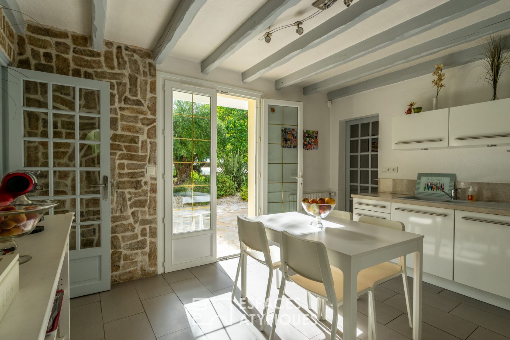 Belle maison familiale sur son grand terrain arboré