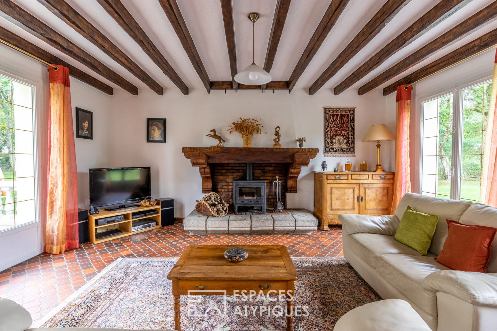 Belle maison familiale sur son grand terrain arboré