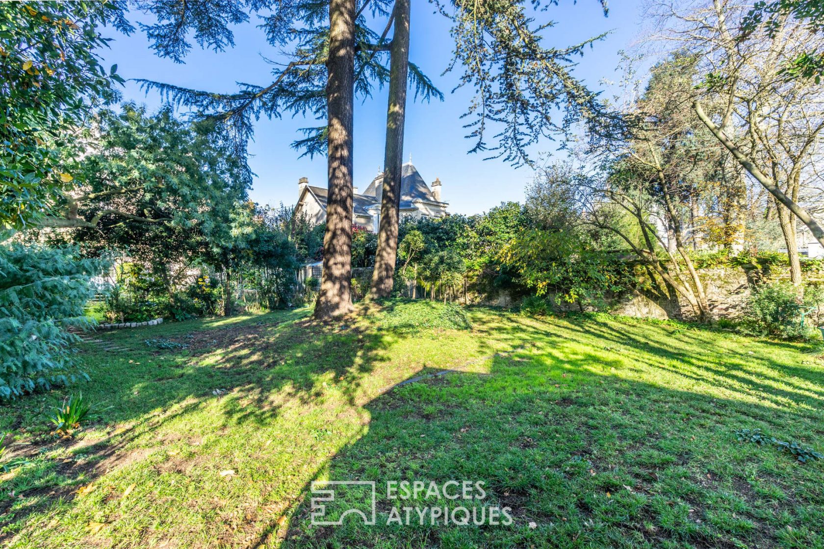 Duplex dans un ancien hôtel particulier et son jardin
