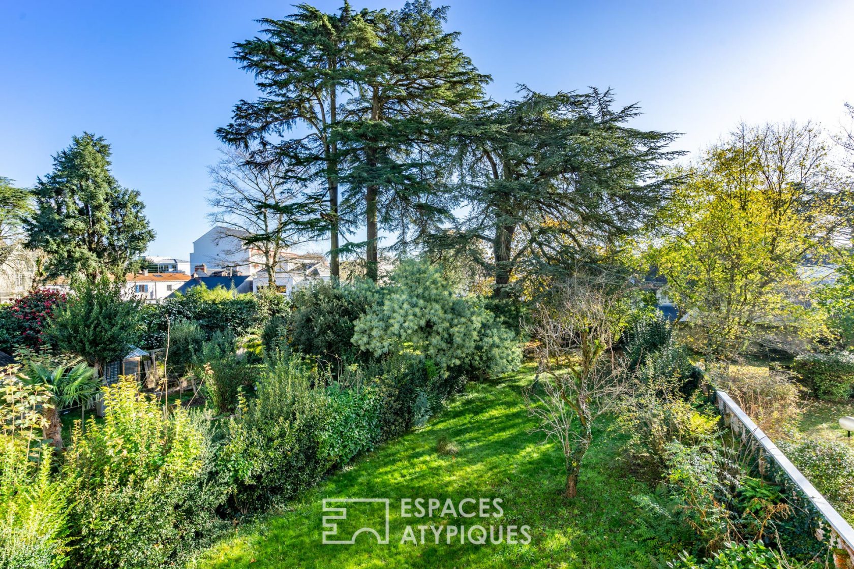 Duplex dans un ancien hôtel particulier et son jardin