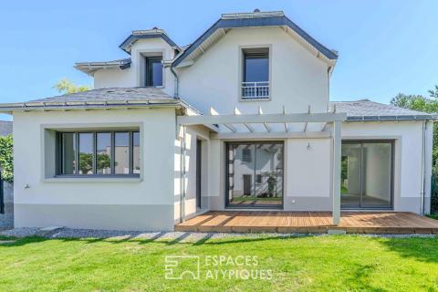 La Baule Élégance et cachet pour cette villa balnéaire neuve, clé en main, à deux pas des commerces, des écoles et des plages.