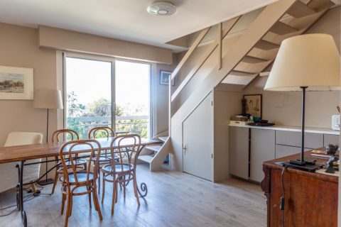 Duplex lumineux sur balcon filant avenue Camus