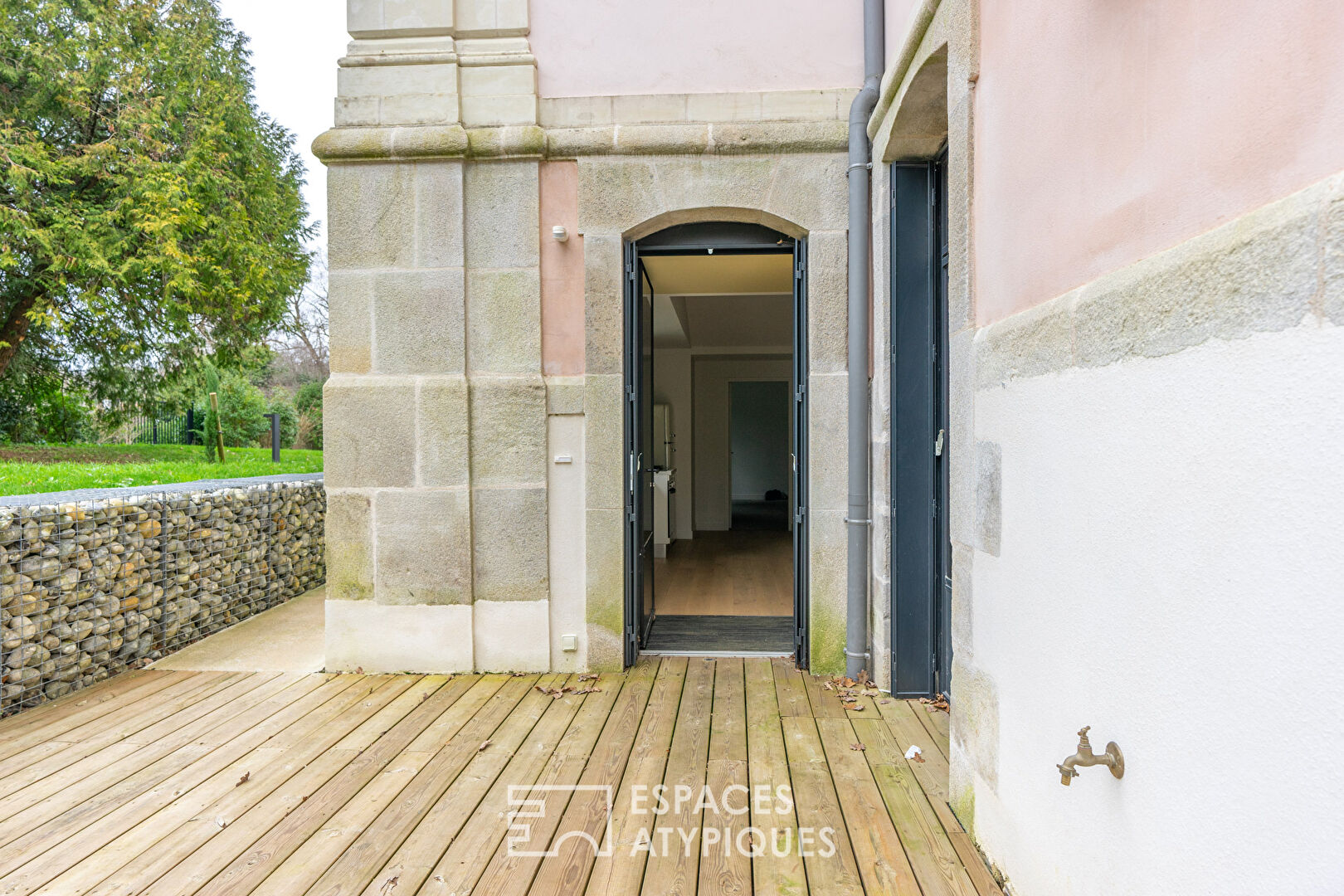 Déjà loué – Bel appartement à louer dans un château