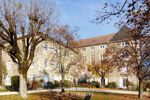 Appartement rénové dans un château.