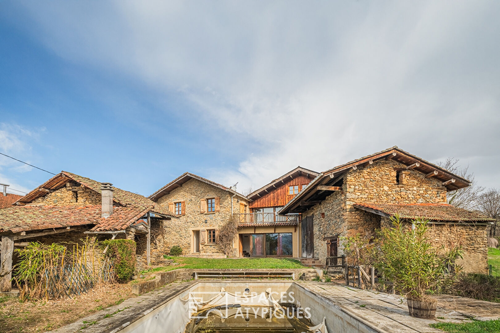 Country farm to be reinterpreted in a green setting