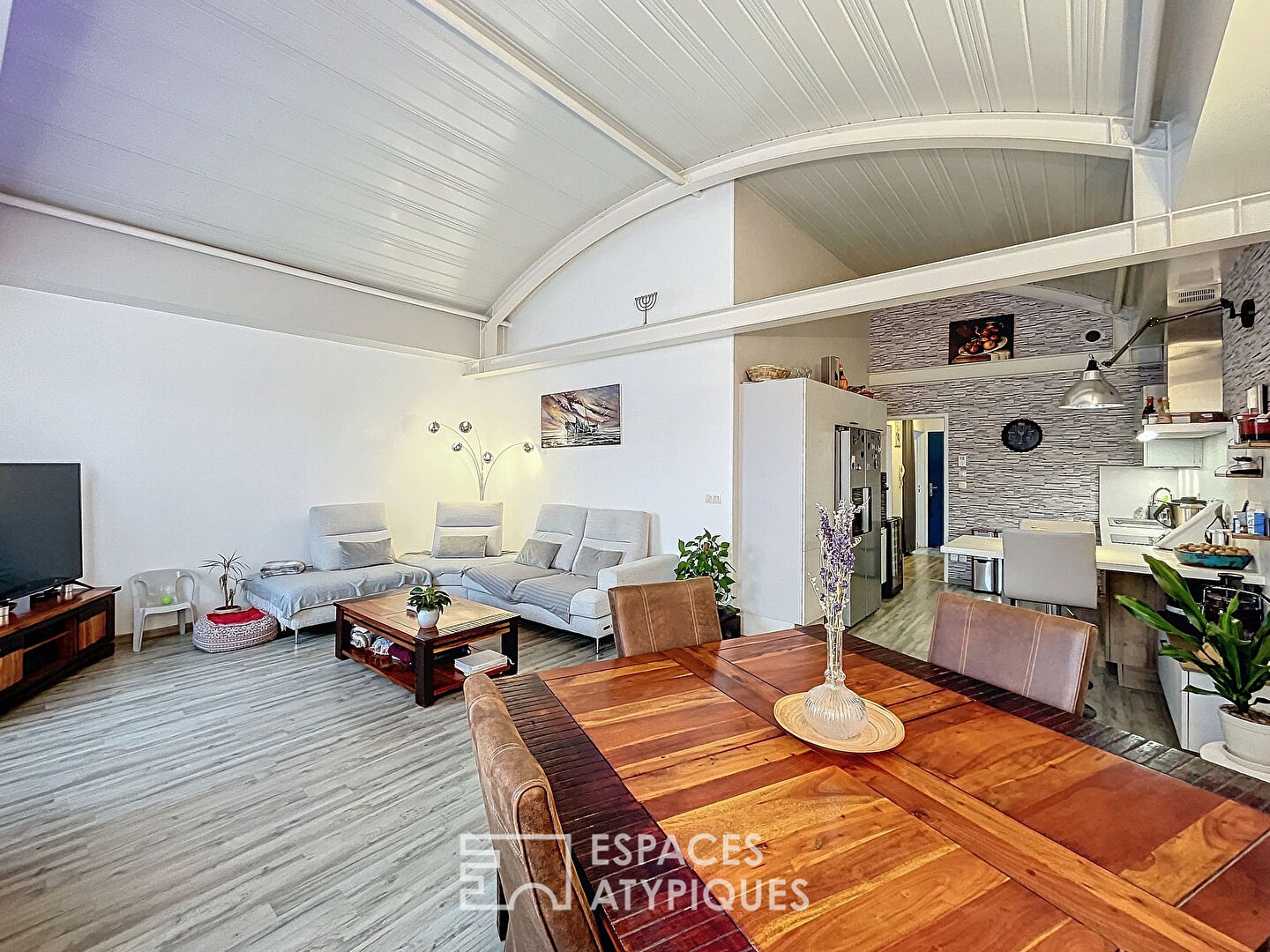 Séduisant appartement contemporain en centre bourg