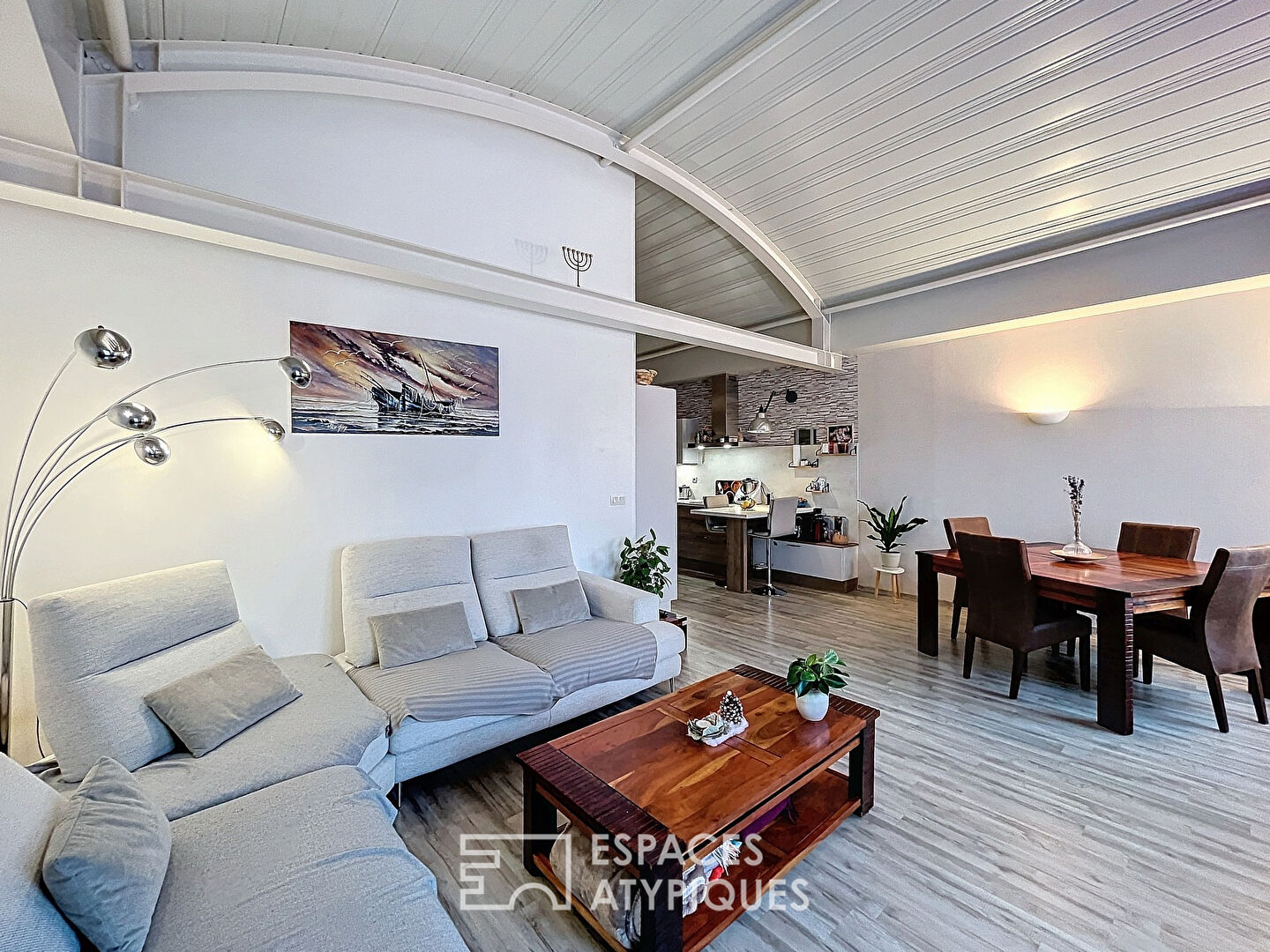 Séduisant appartement contemporain en centre bourg