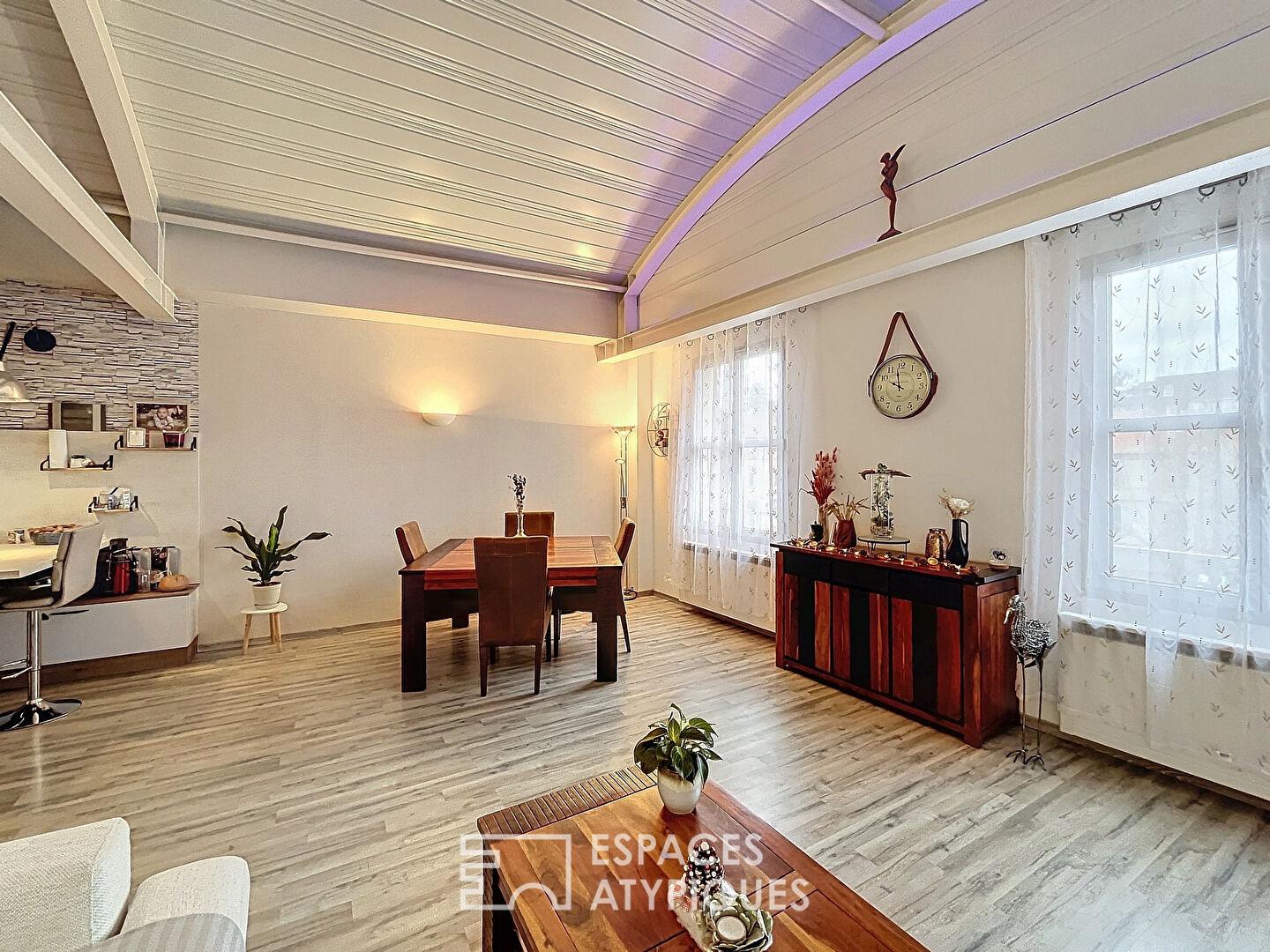 Séduisant appartement contemporain en centre bourg