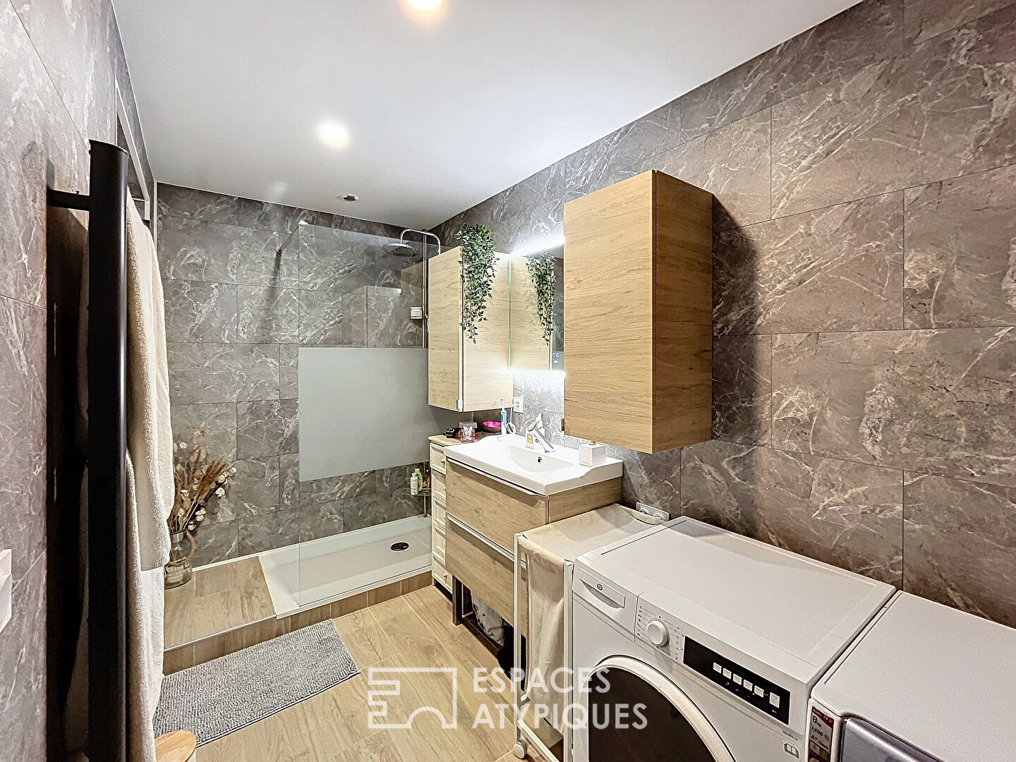 Séduisant appartement contemporain en centre bourg