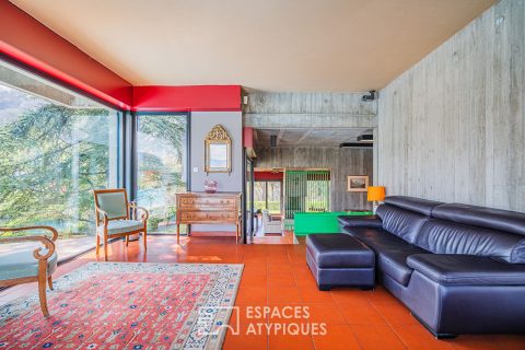 Villa d’architecte et son panorama d’exception sur la colline du Murier