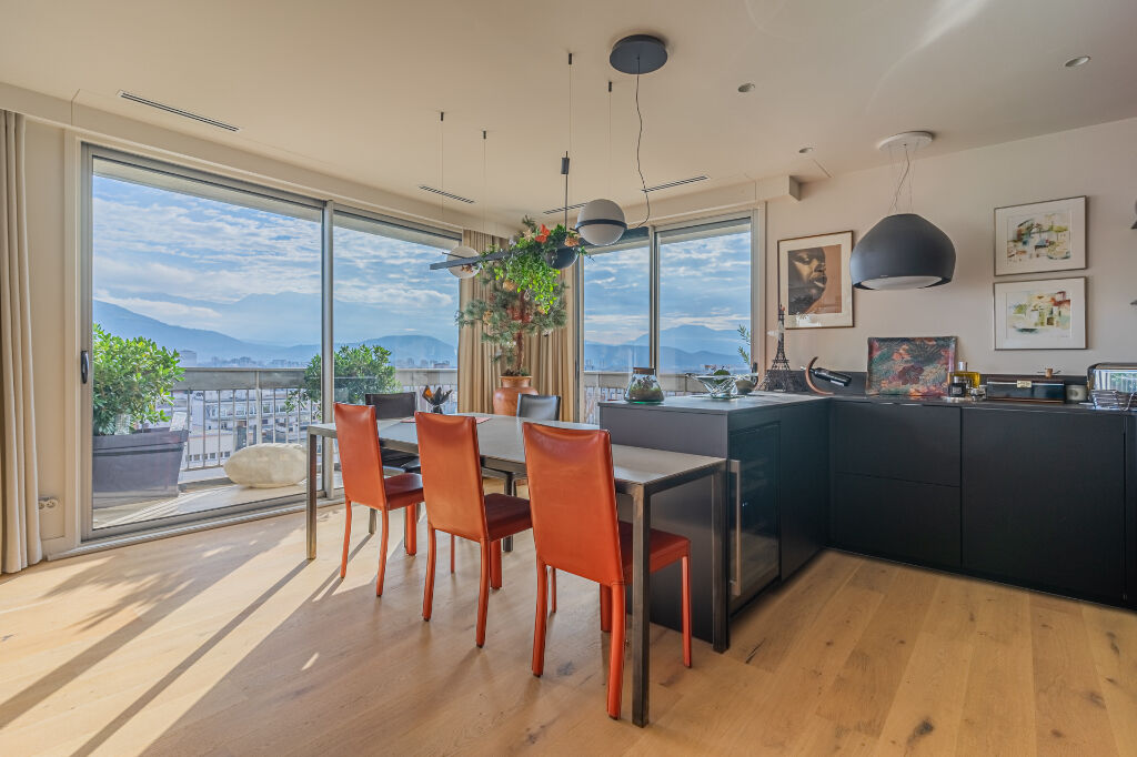 Appartement contemporain avec vue panoramique