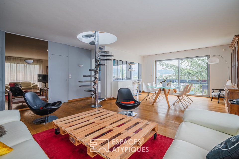 Duplex atypique en dernier étage avec terrasse et vue panoramique