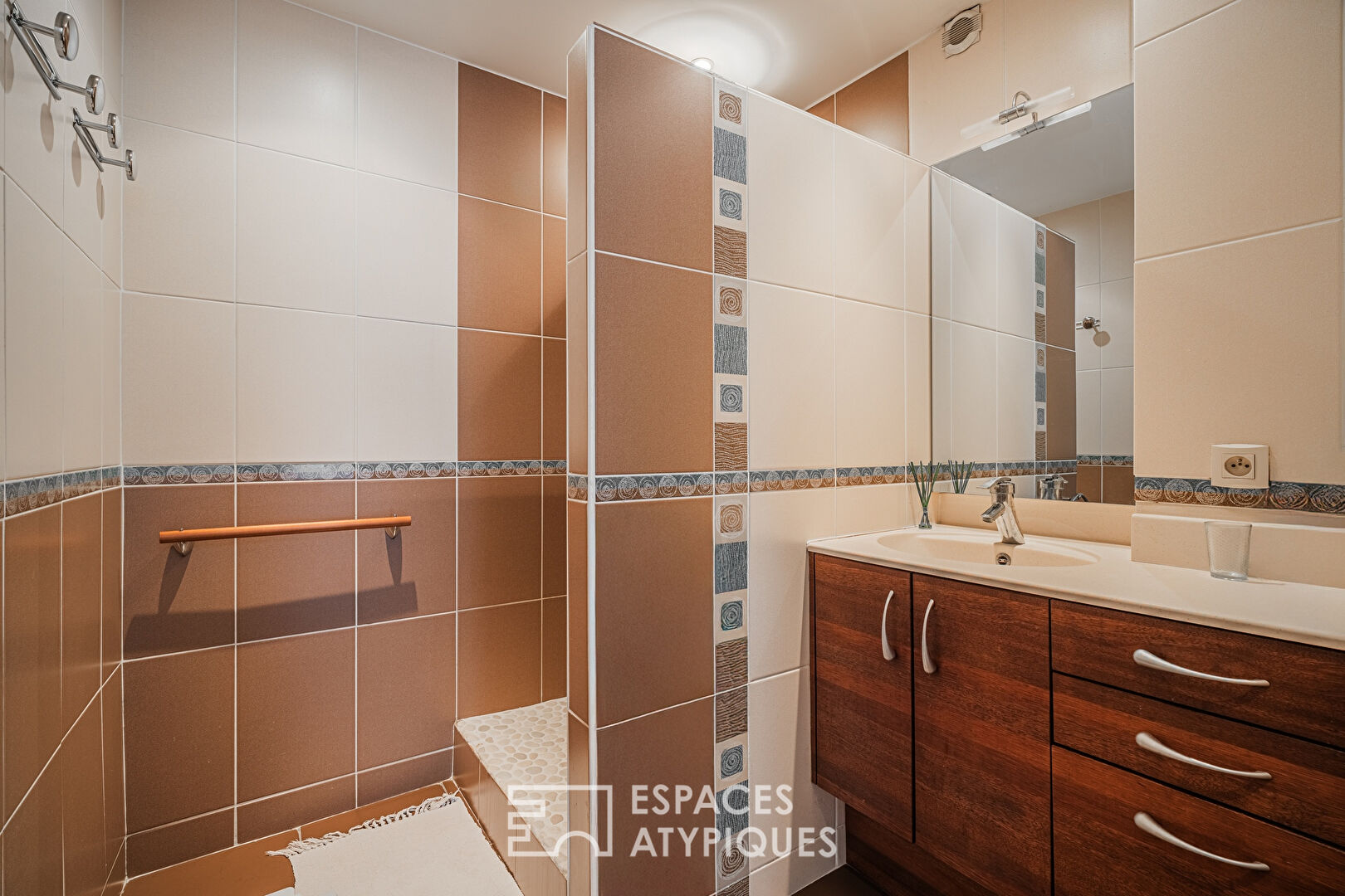 Duplex atypique en dernier étage avec terrasse et vue panoramique