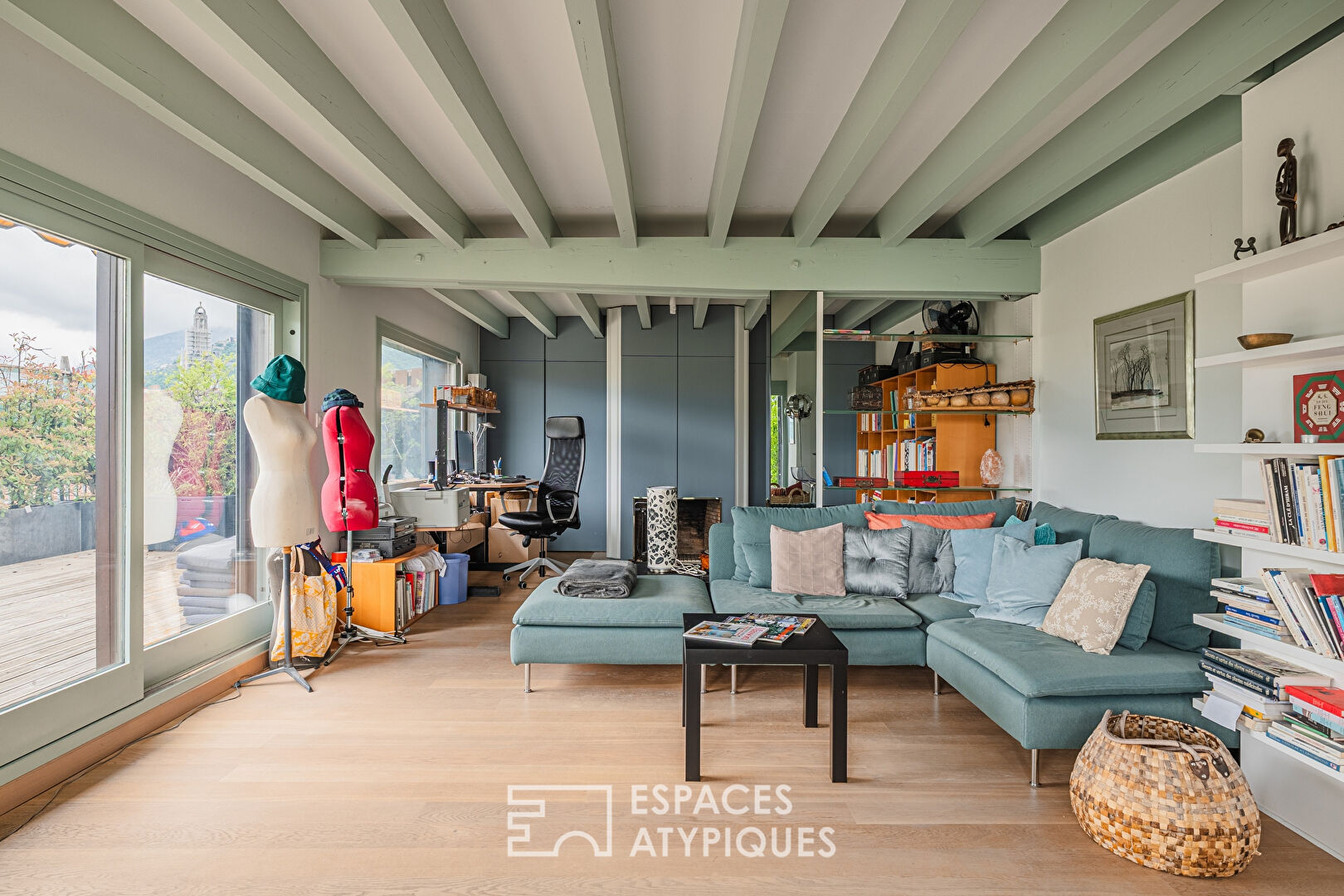 Duplex atypique en dernier étage avec terrasse et vue panoramique