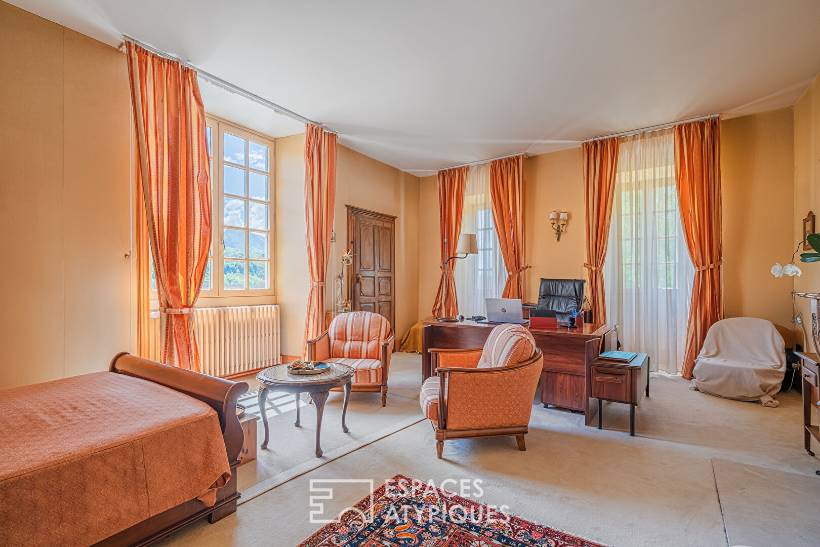 Maison forte du XIIème face au Vercors et son parc arboré