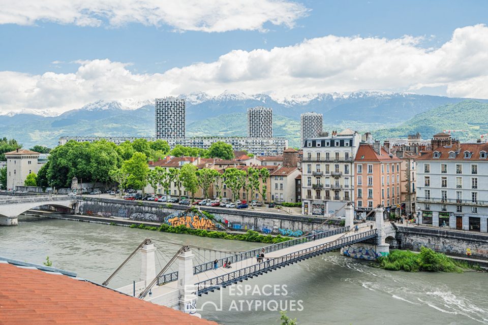 Triplex d'exception avec jardin sur les quais de l'Isère