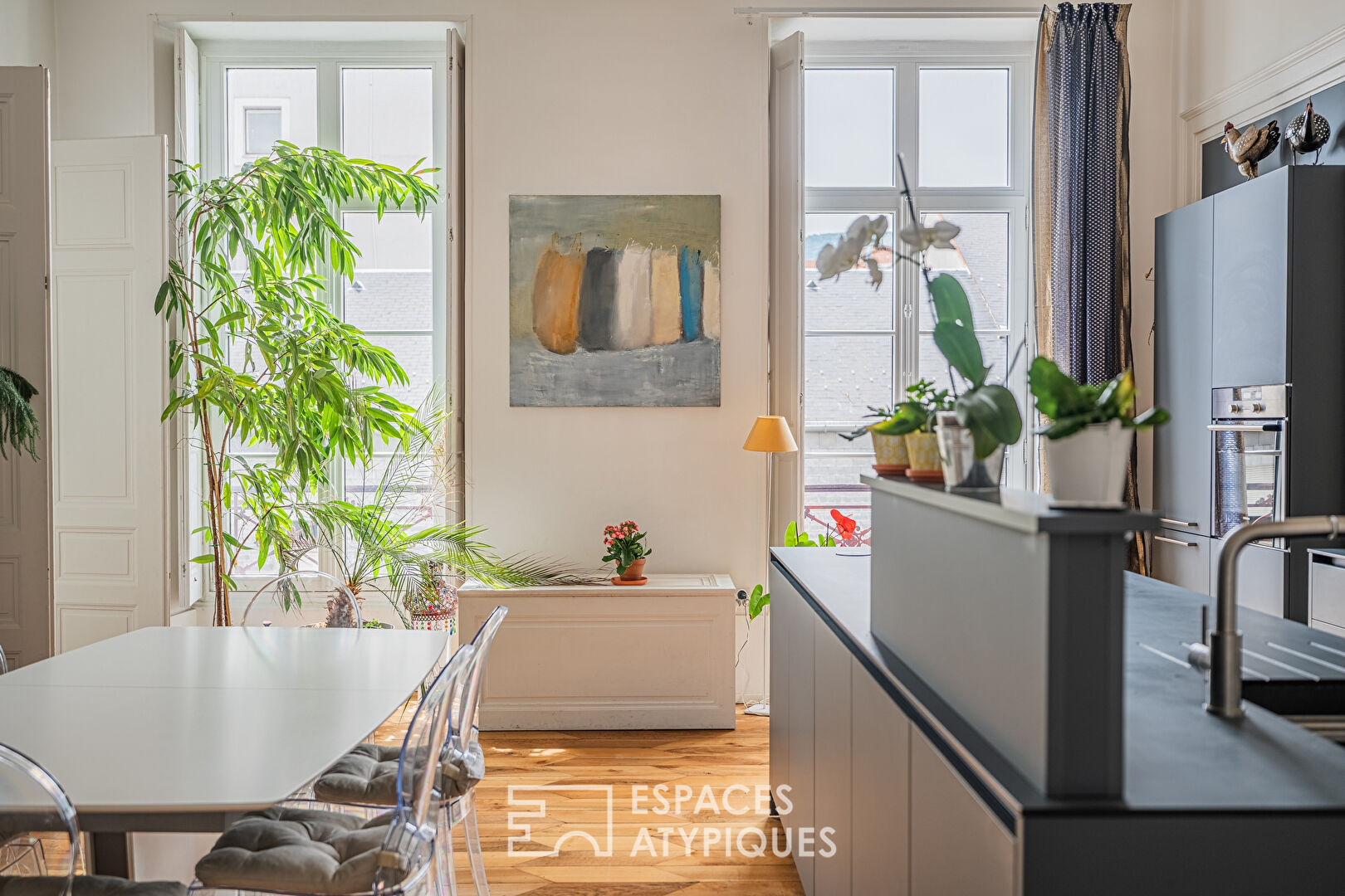 Superbe rénovation dans un immeuble de caractère en coeur de ville