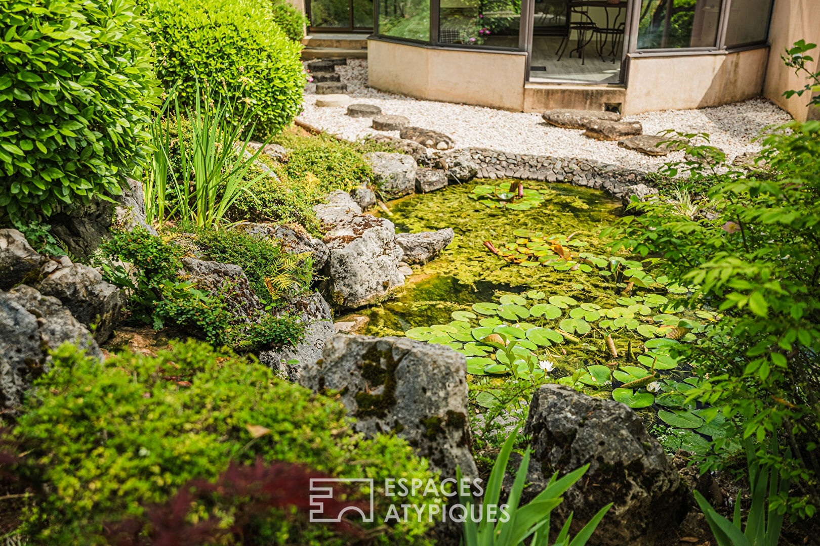Magnifique Villa avec vue sur la plaine de Romans et son jardin japonisant