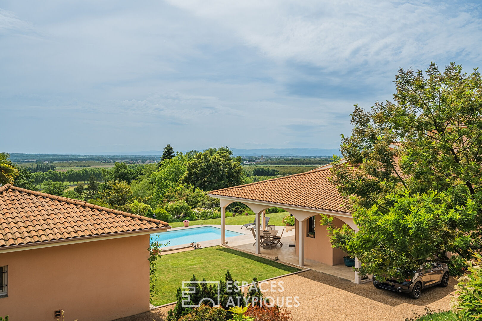 Magnifique Villa avec vue sur la plaine de Romans et son jardin japonisant