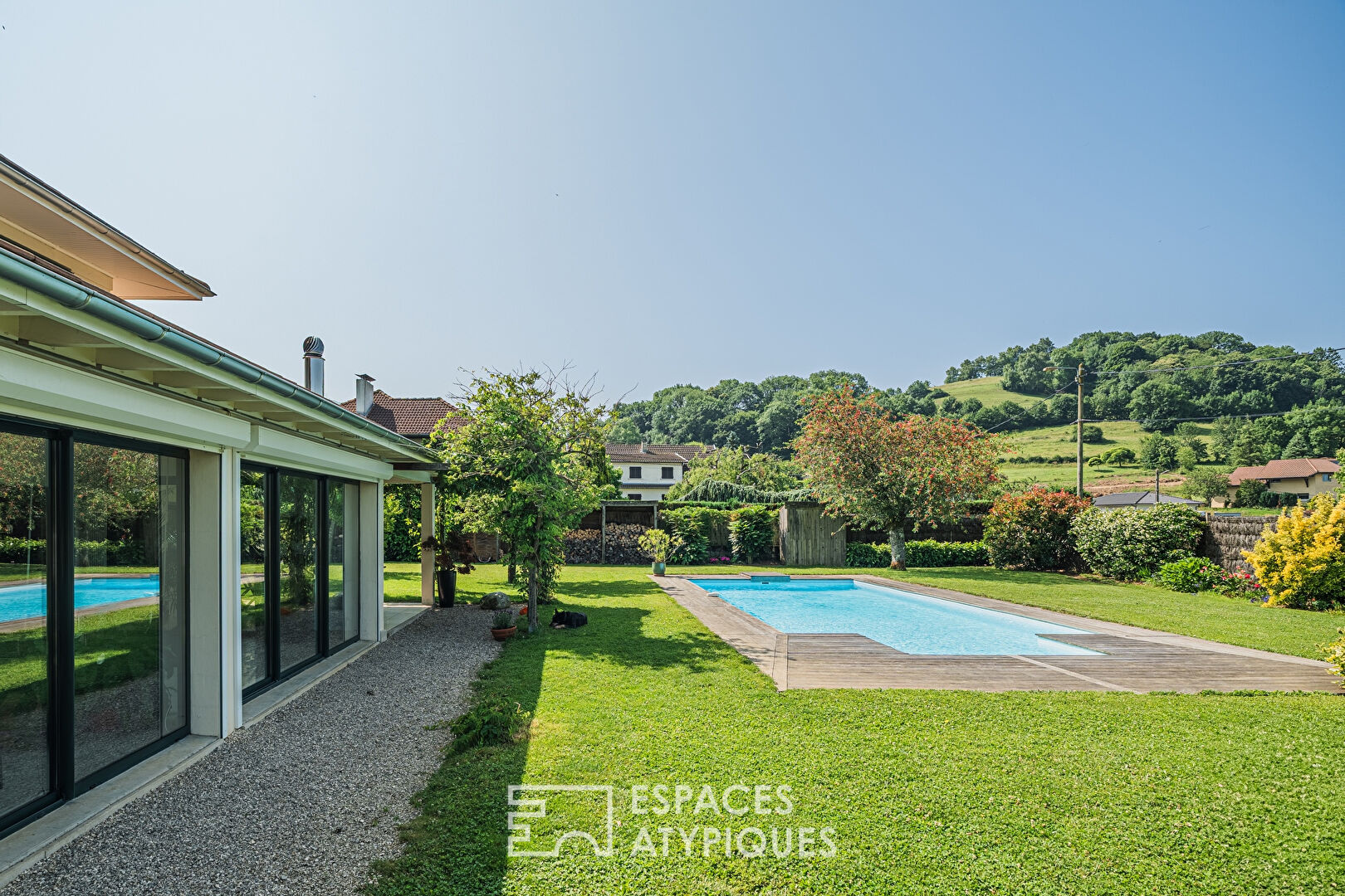 Villa avec piscine et vue sur les hauts de Brie et Angonnes