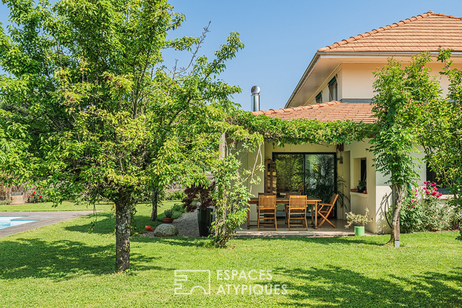 Villa avec piscine et vue sur les hauts de Brie et Angonnes