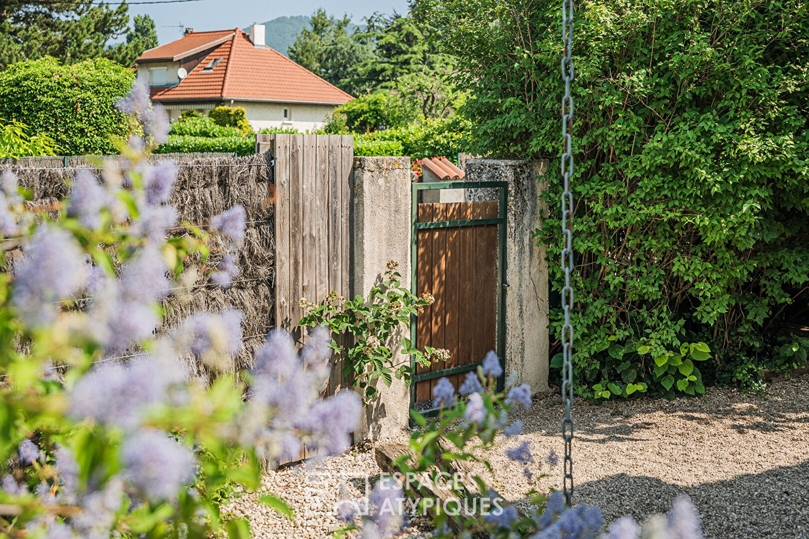 Villa avec piscine et vue sur les hauts de Brie et Angonnes