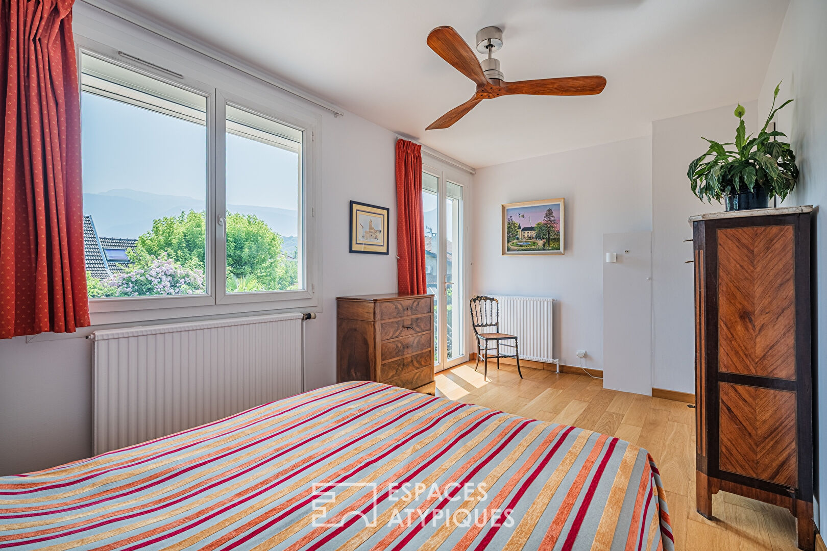 Villa avec piscine et vue sur les hauts de Brie et Angonnes