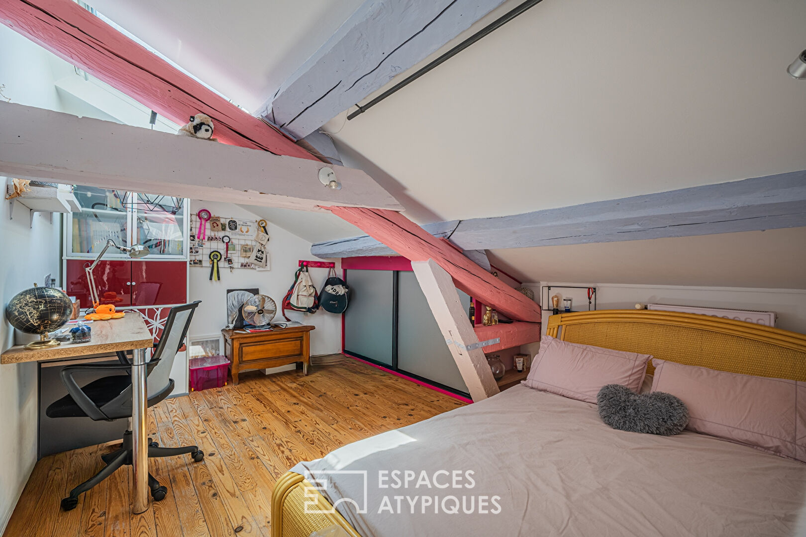 Townhouse and its small intimate garden in the Croizat district