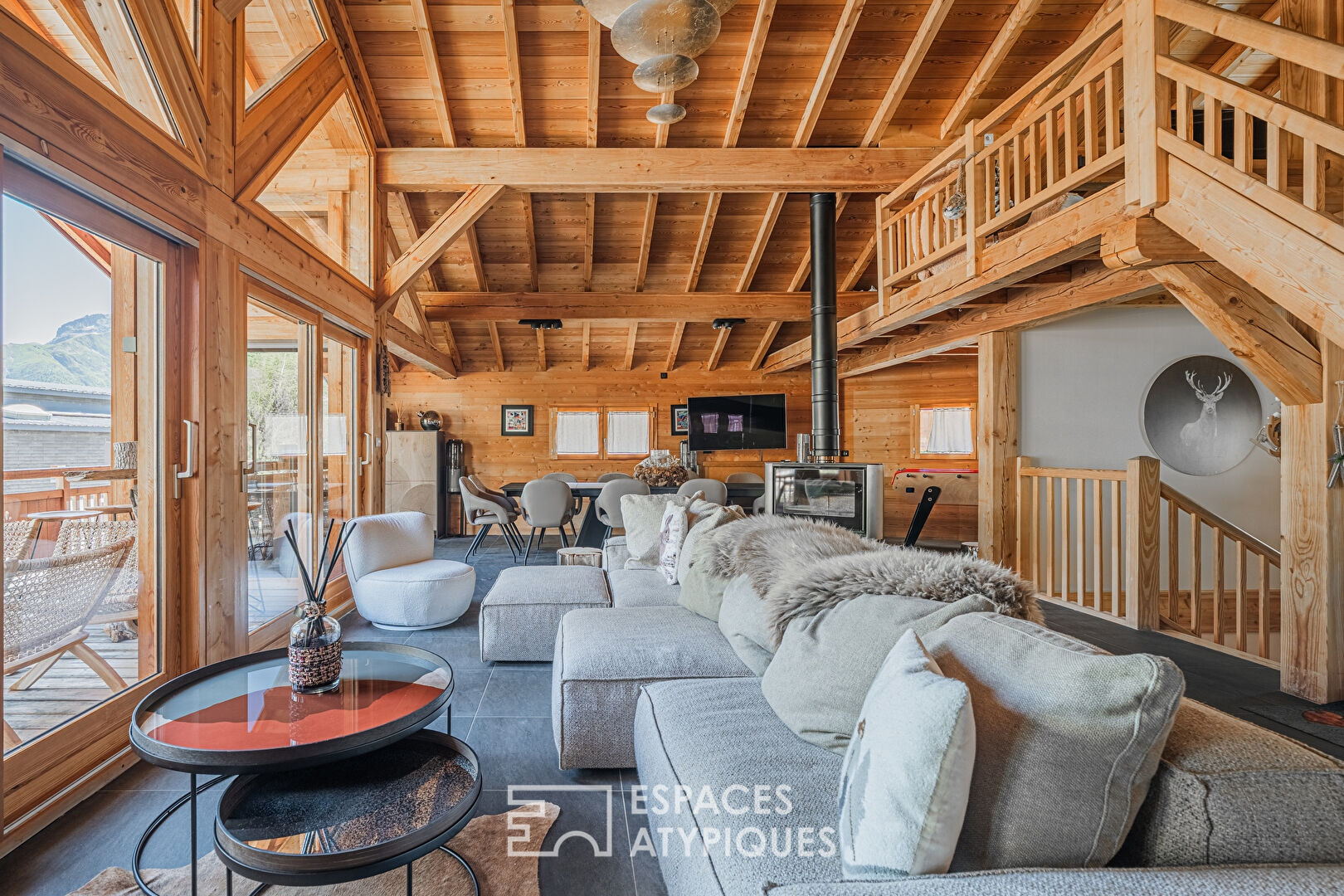 Chalet d'exception avec vue sur les massifs