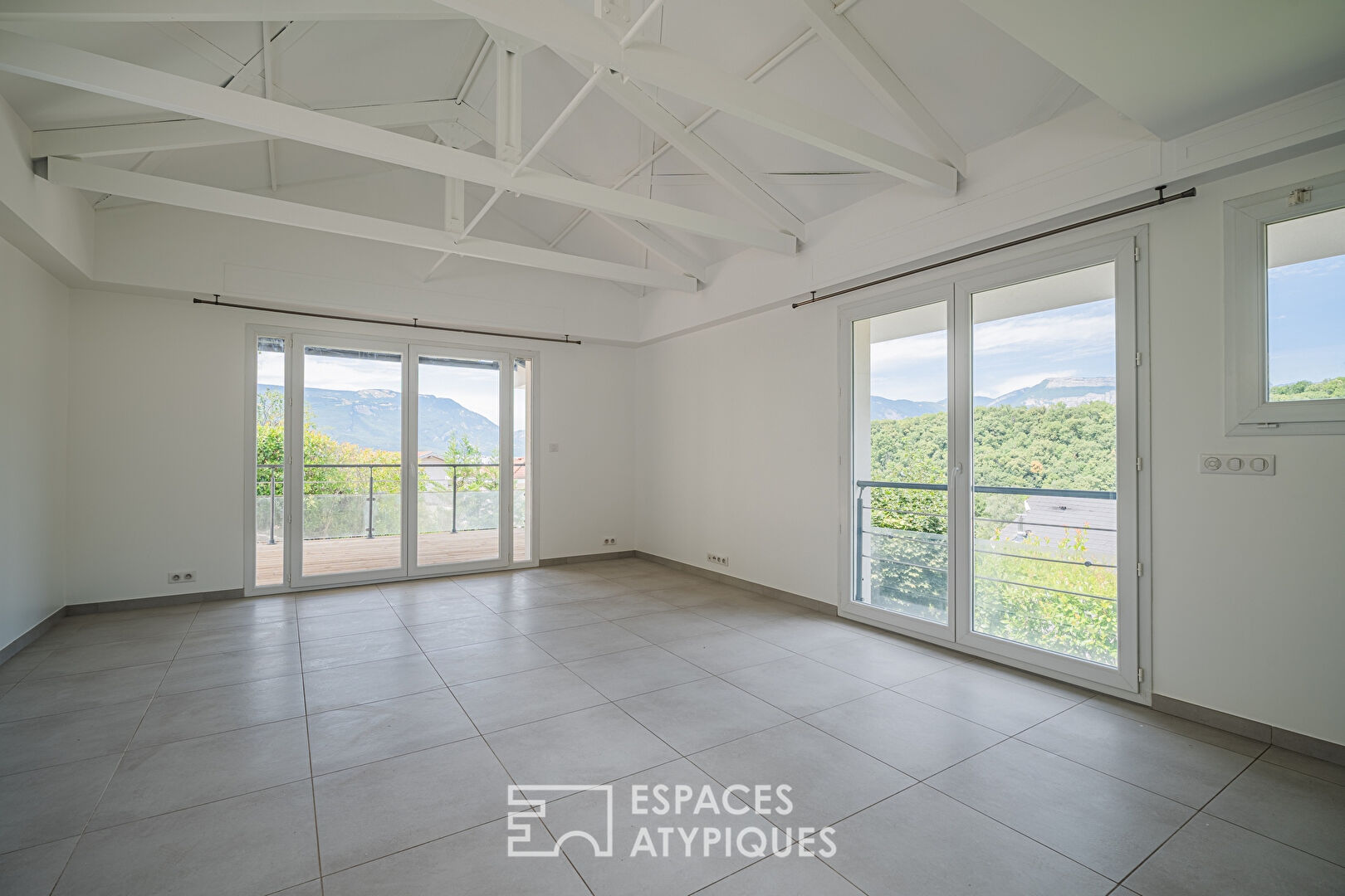 Contemporary house with panoramic view and swimming pool