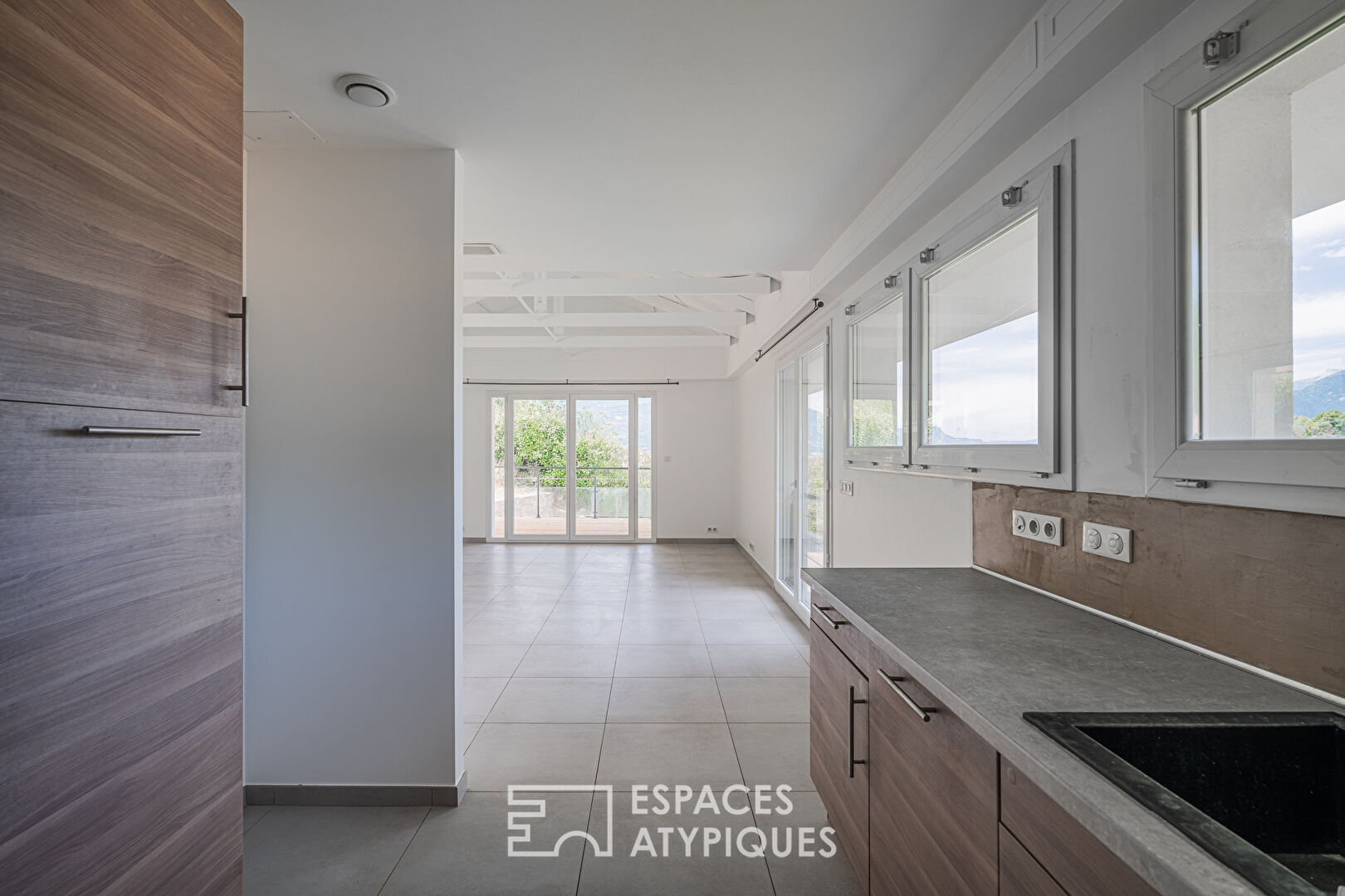 Contemporary house with panoramic view and swimming pool