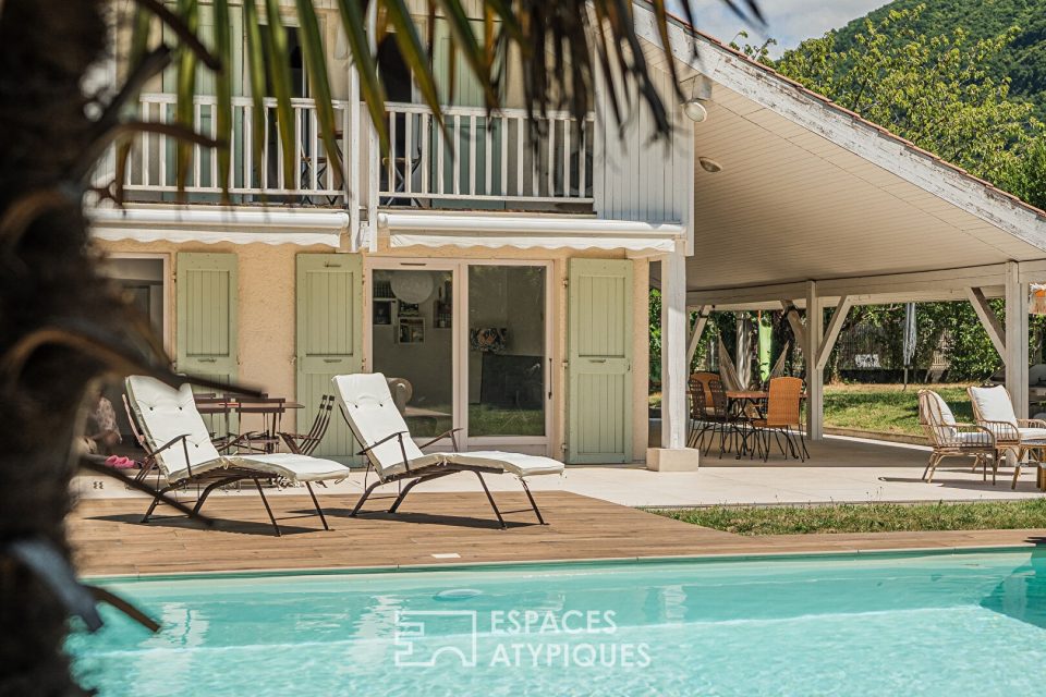Maison à l'esprit landais avec piscine