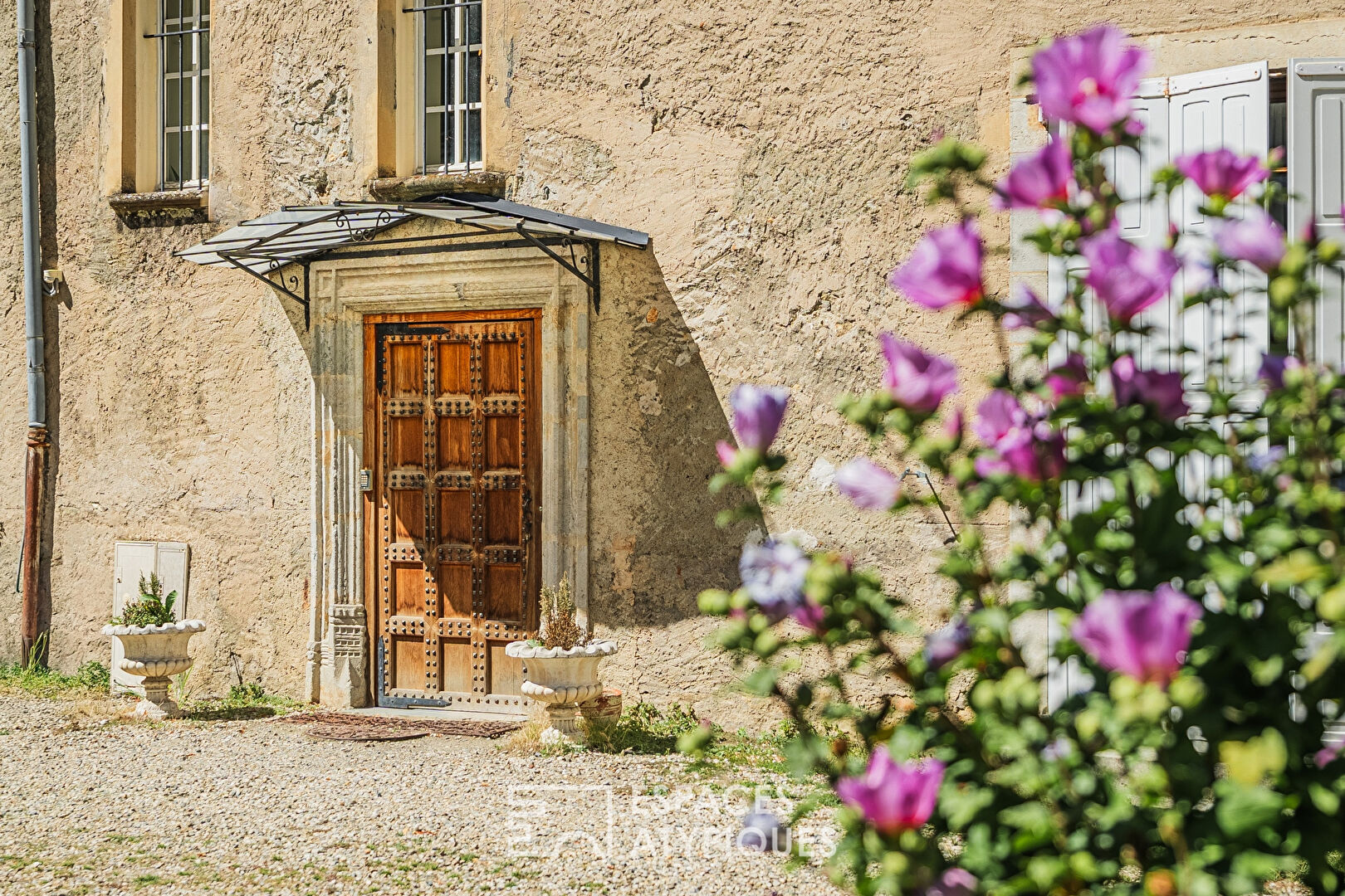 Appartement de charme dans un château datant du Haut-Moyen-Age