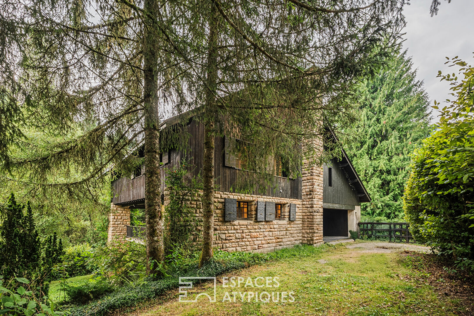 Maison à revisiter 280 m² – Caractère et grands espaces en Chartreuse