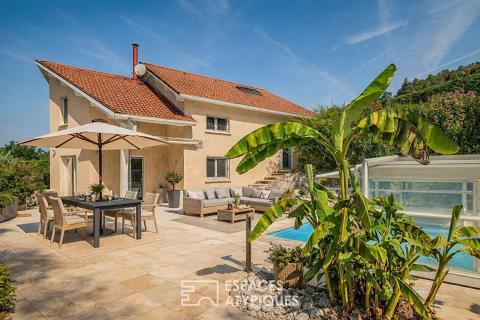 Villa avec piscine et vue panoramique