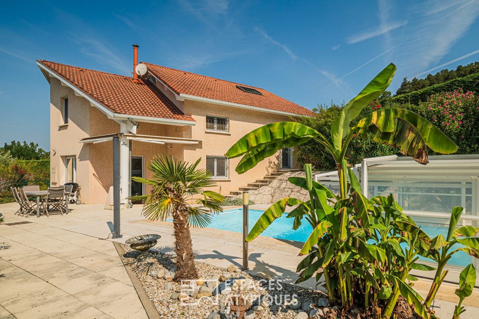 Villa avec piscine et vue panoramique