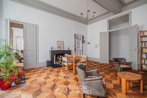 Apartment with exceptional dimensions in a listed building in the city center